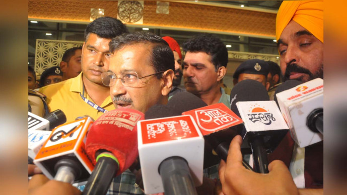 વડાપ્રધાન મોદીએ ઈઝરાયેલ જઈને દેશમાં સંકટ પેદા કર્યું : કેજરીવાલના પ્રહાર